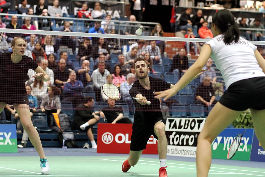 Linda Efler, 
              Jan Colin Völker und Kilasu Ostermeyer, © Badmintonfotos von Frank Kossiski