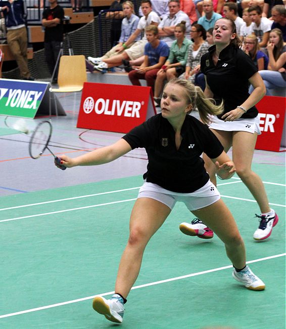 Jennifer Karnott und Lara Käpplein, © Foto von Frank Kossiski